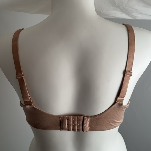Victoria’s Secret Body by Victoria lined perfect coverage nude bra - Picture 3 of 8